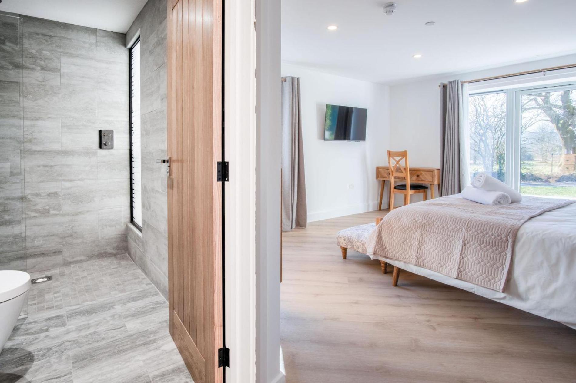 Suite 9 - Sleeping Giant Hotel - Pen Y Cae Inn Brecon Eksteriør bilde
