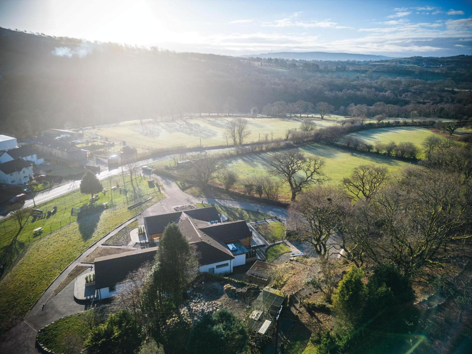 Suite 9 - Sleeping Giant Hotel - Pen Y Cae Inn Brecon Eksteriør bilde