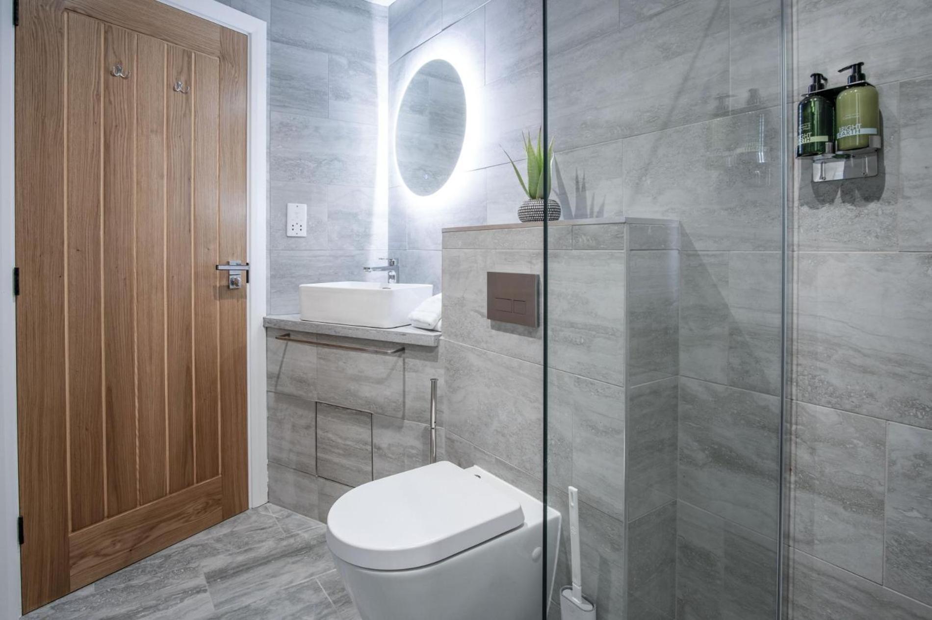 Suite 9 - Sleeping Giant Hotel - Pen Y Cae Inn Brecon Eksteriør bilde